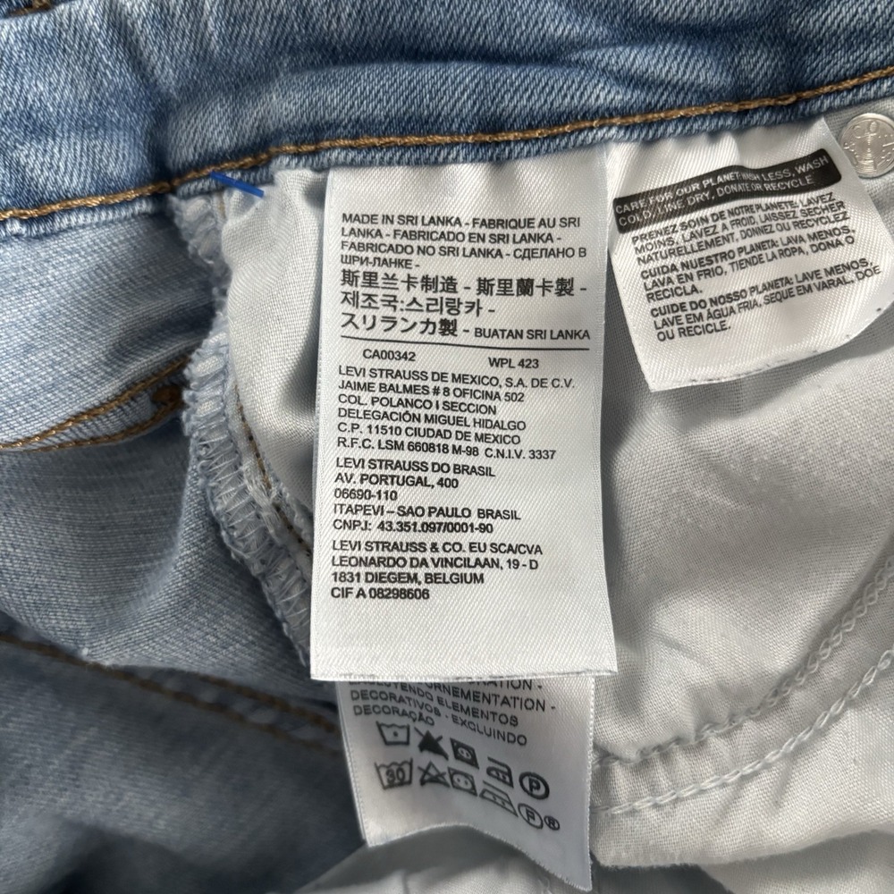 Levi's High Rise Pale Blue Denim Jeans with Red Tab - Picture 8 of 15